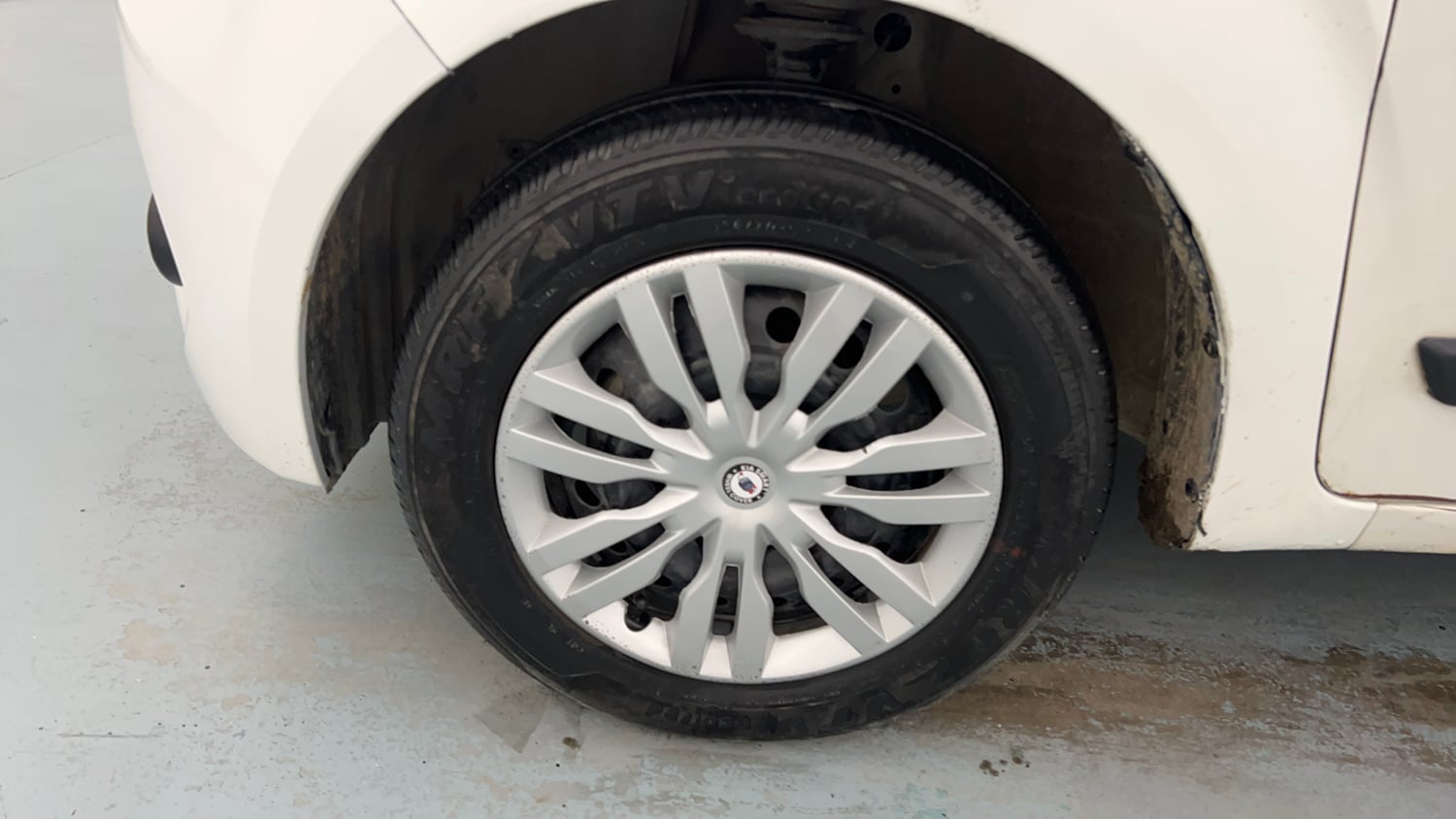 Used 2022 Maruti Suzuki Wagon R ZXI 1.2 Petrol Manual tyres LEFT FRONT TYRE RIM VIEW