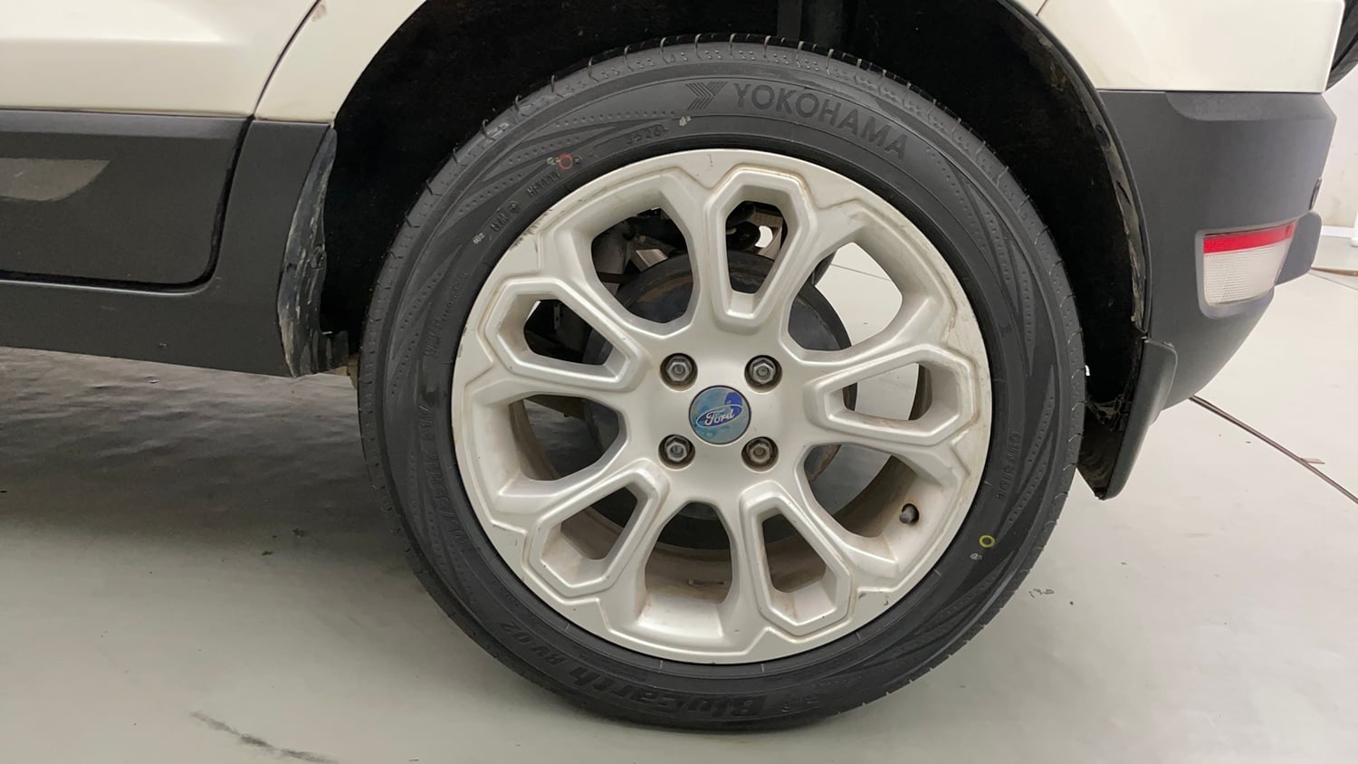 Used 2018 Ford EcoSport Titanium + 1.5L TDCi Diesel Manual tyres LEFT REAR TYRE RIM VIEW