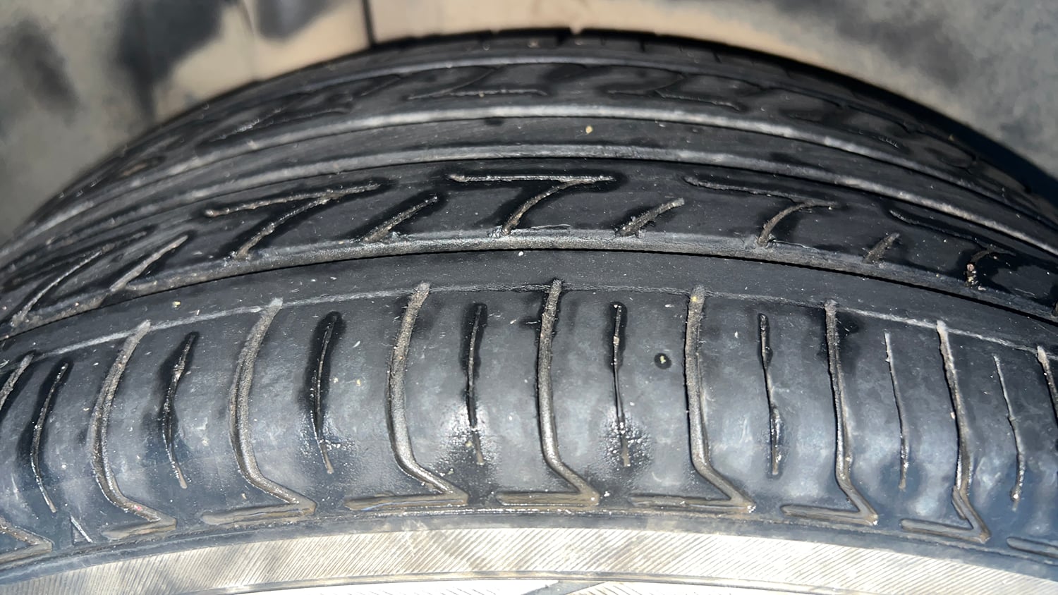Used 2015 Maruti Suzuki S-Cross Alpha 1.6 Diesel Manual tyres RIGHT REAR TYRE TREAD VIEW