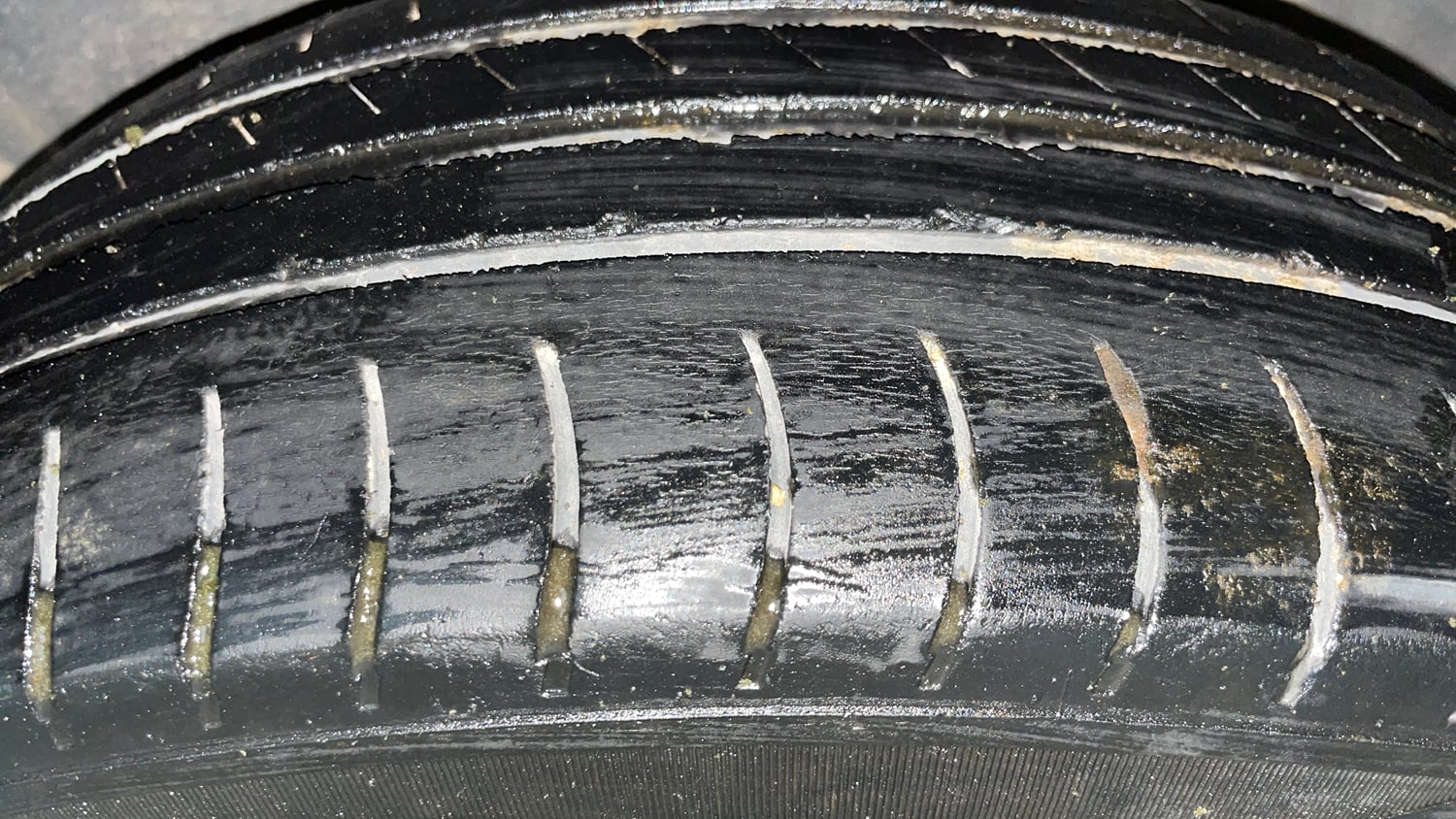 Used 2019 Volkswagen Polo Trendline 1.0L (P) Petrol Manual tyres LEFT REAR TYRE TREAD VIEW