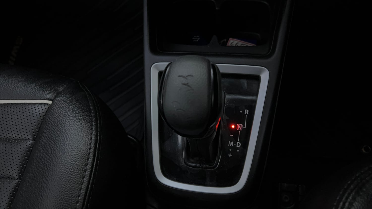 Used 2020 Maruti Suzuki Swift ZXi Plus AMT Petrol Automatic interior GEAR  KNOB VIEW