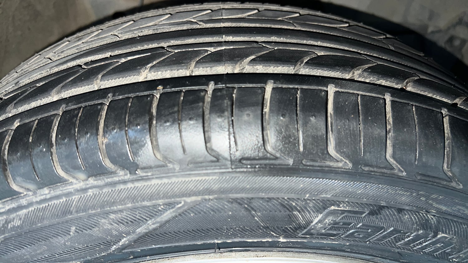 Used 2016 Honda Jazz V AT Petrol Petrol Automatic tyres RIGHT FRONT TYRE TREAD VIEW