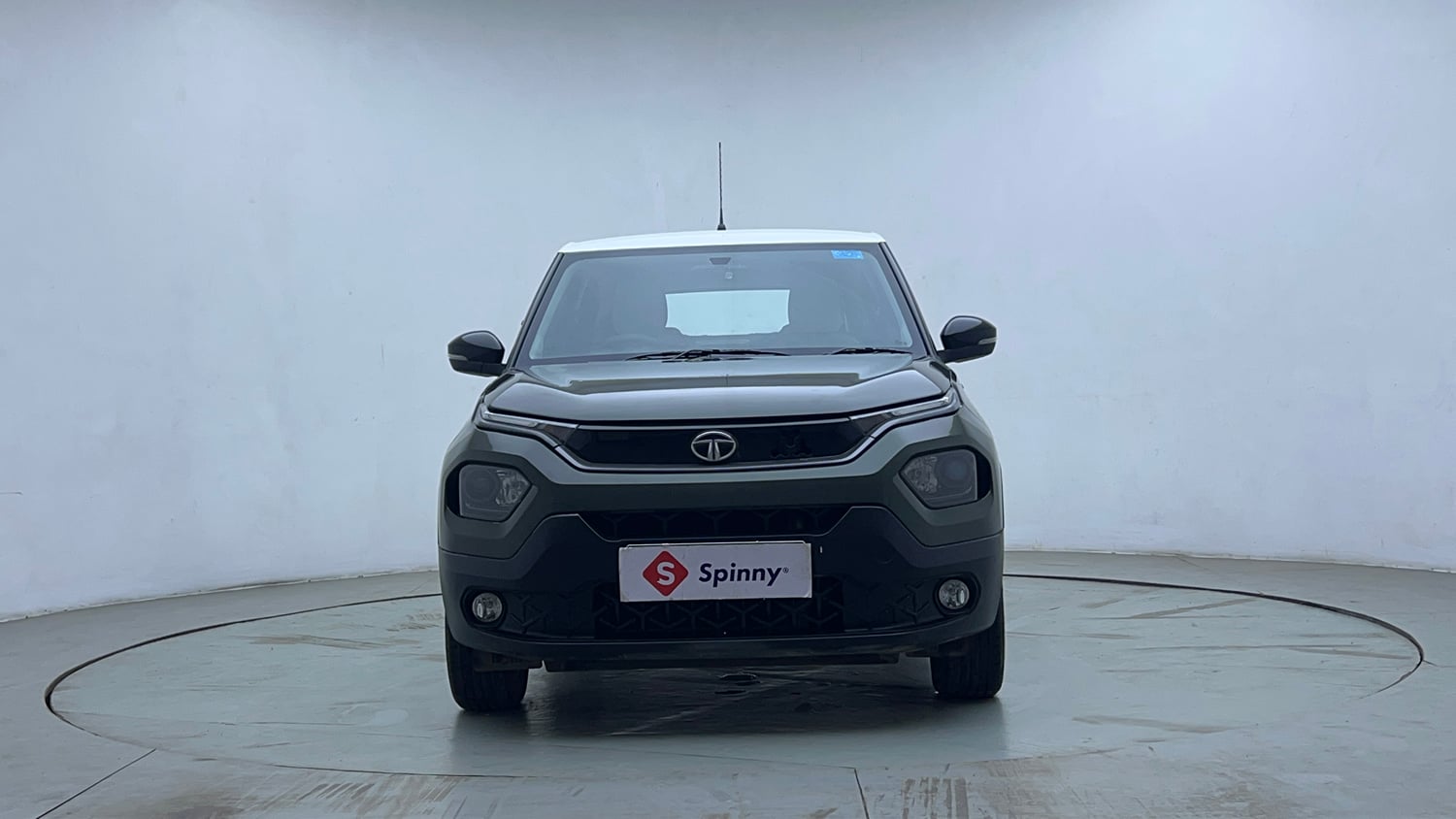 Used 2022 Tata Punch Camo Accomplished Dazzle AMT Petrol Automatic exterior FRONT VIEW