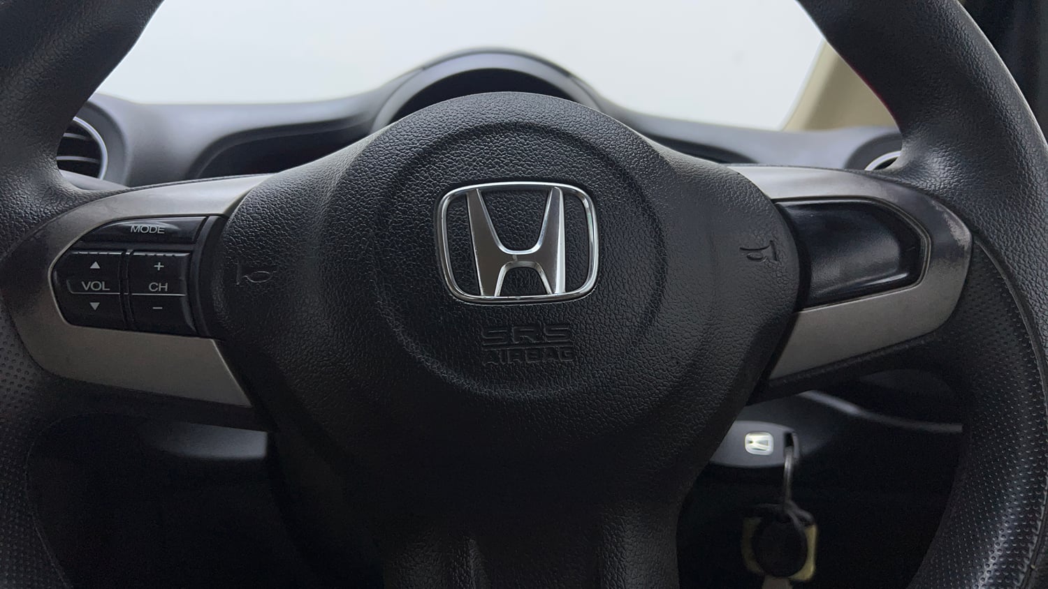 Used 2014 Honda Amaze 1.2 SX i-VTEC Petrol Manual top_features Airbags