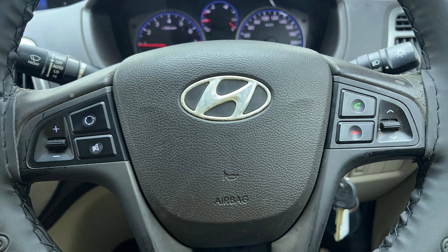 Used 2013 Hyundai i20 Sportz 1.2 Petrol Manual top_features Airbags