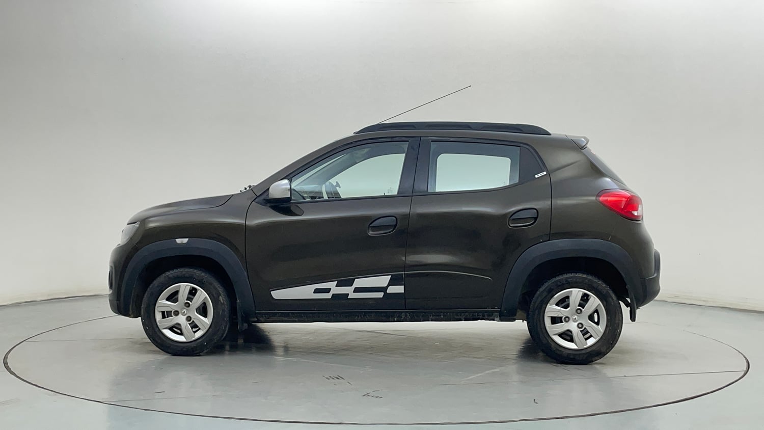 Used 2018 Renault Kwid 1.0 RXT AMT Opt Petrol Automatic exterior LEFT SIDE VIEW