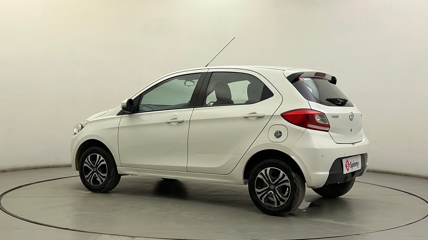 Used 2019 Tata Tiago Revotron XZ w/o Alloy Petrol Manual exterior LEFT REAR CORNER VIEW
