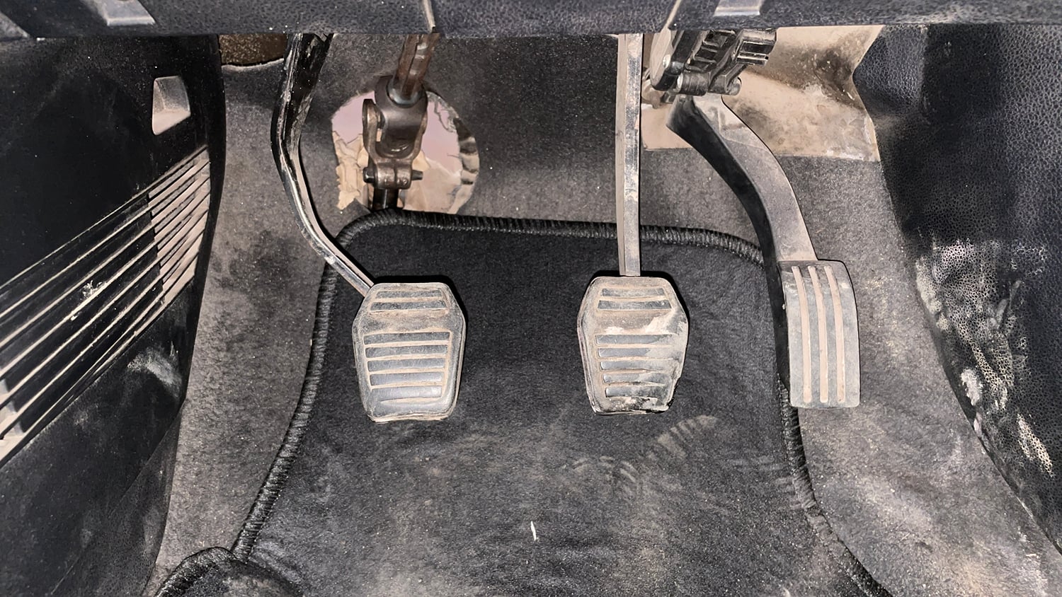 Used 2012 Ford Figo Duratec Petrol ZXI 1.2 Petrol Manual interior PEDALS VIEW