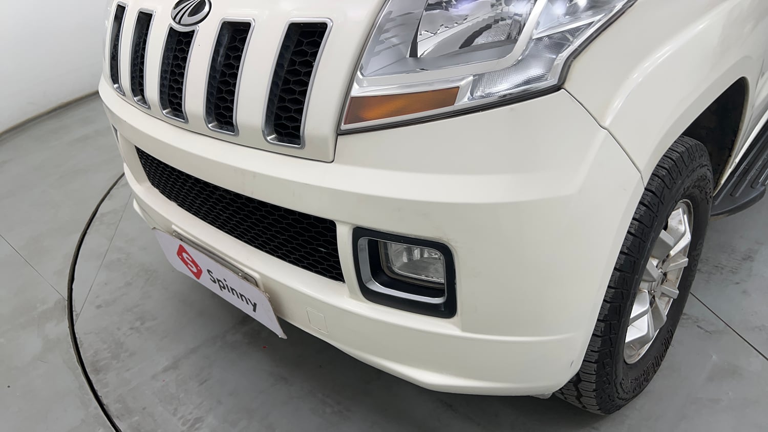 Used 2016 Mahindra TUV300 T8 Diesel Manual dents MINOR SCRATCH