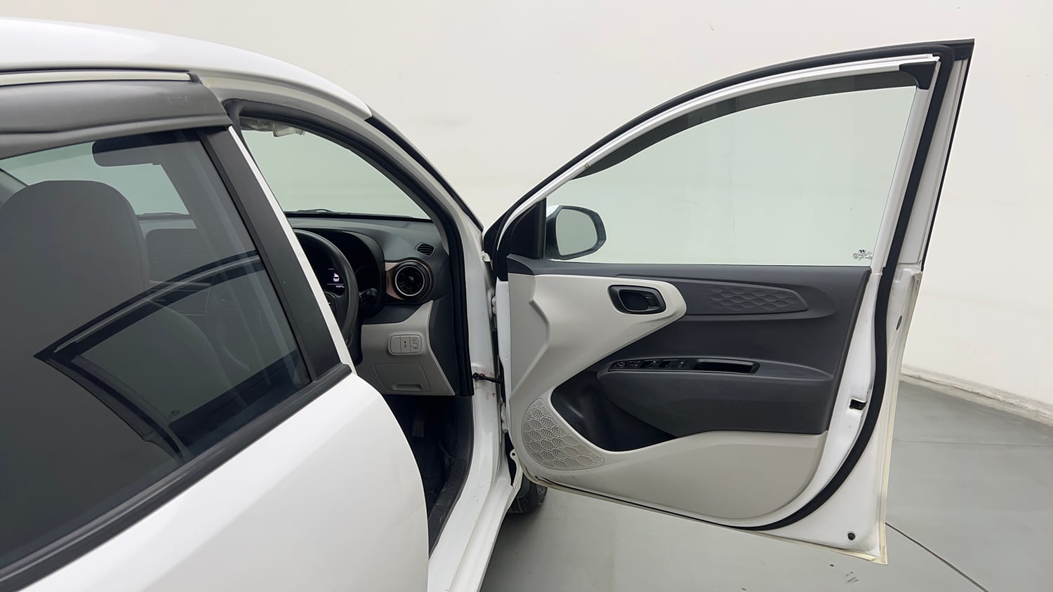 Used 2023 Hyundai Aura S 1.2 CNG Cng Manual interior RIGHT FRONT DOOR OPEN VIEW