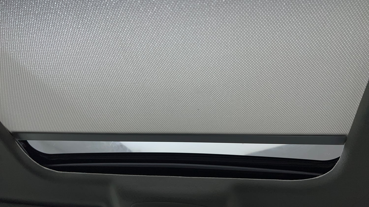 Used 2023 Maruti Suzuki Grand Vitara Alpha Smart Hybrid AT Petrol Automatic top_features Sunroof