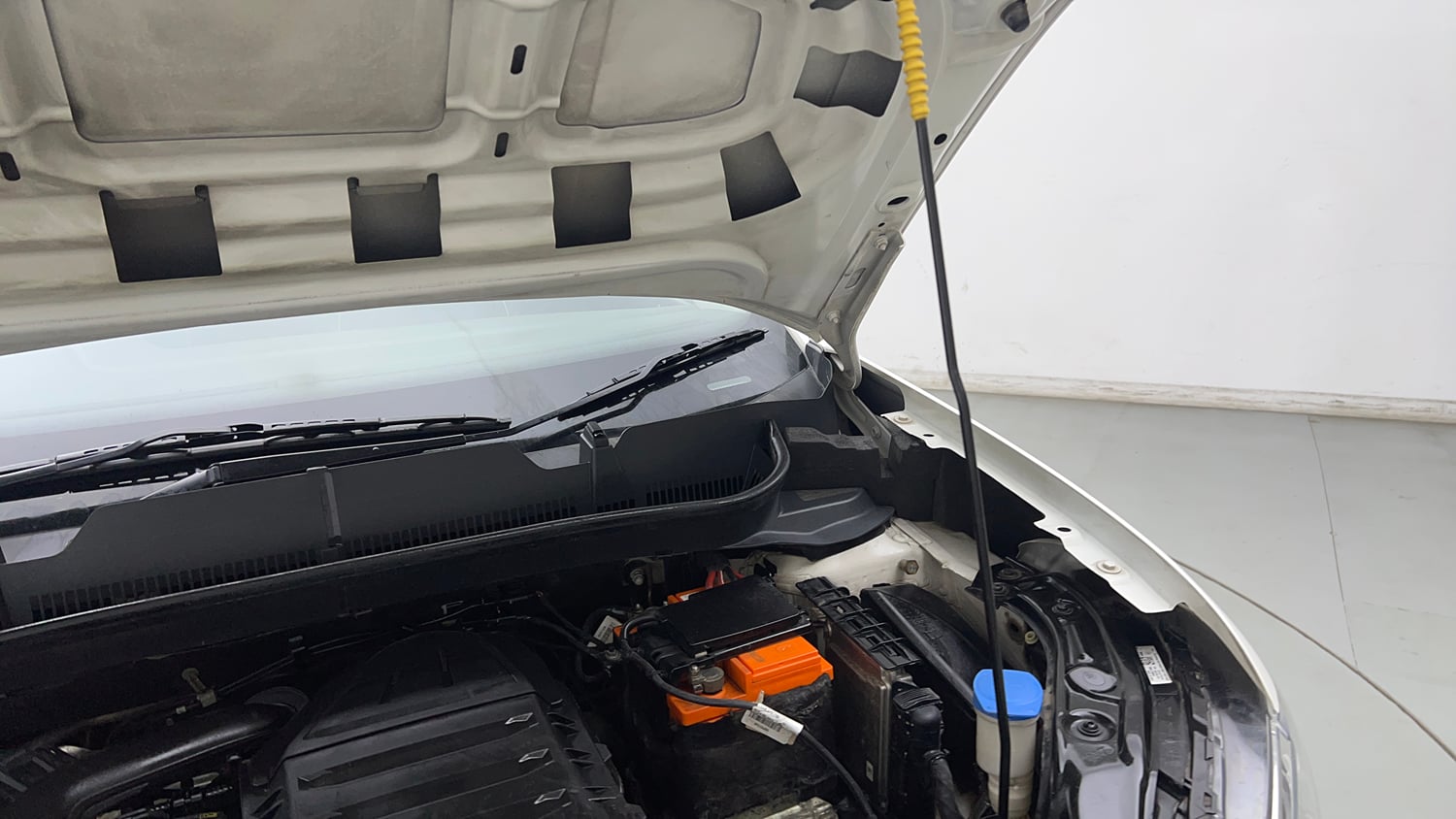Used 2022 Volkswagen Taigun Highline 1.0 TSI MT Petrol Manual engine ENGINE LEFT SIDE HINGE & APRON VIEW
