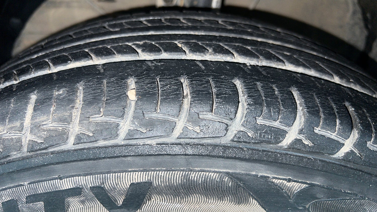 Used 2018 Maruti Suzuki Baleno Delta 1.3 Diesel Manual tyres LEFT FRONT TYRE TREAD VIEW