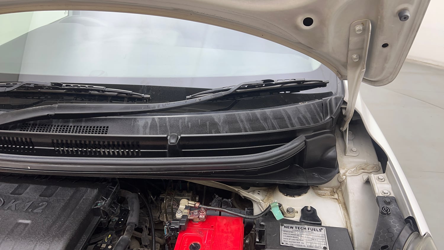 Used 2023 Hyundai Aura S 1.2 CNG Cng Manual engine ENGINE LEFT SIDE HINGE & APRON VIEW
