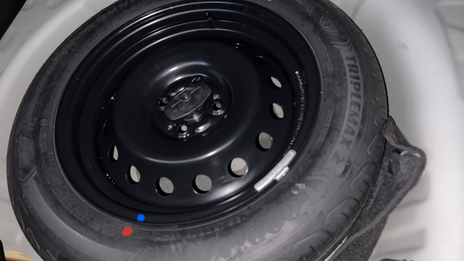 Used 2024 Maruti Suzuki Fronx Alpha 1.0L Turbo 6 AT Petrol Automatic tyres SPARE TYRE VIEW