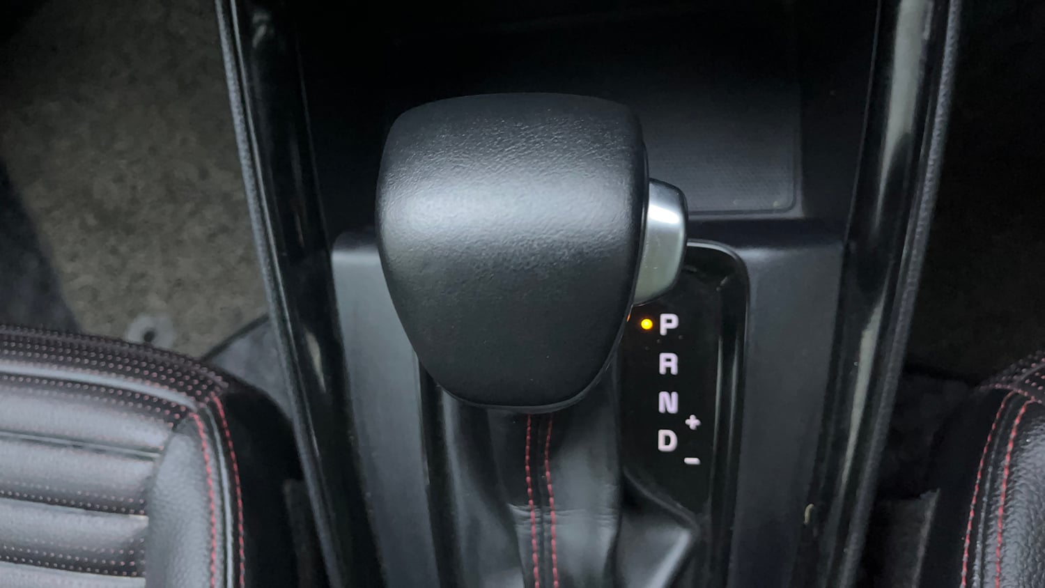 Used 2023 Kia Sonet GTX Plus 1.5 AT Diesel Automatic interior GEAR  KNOB VIEW