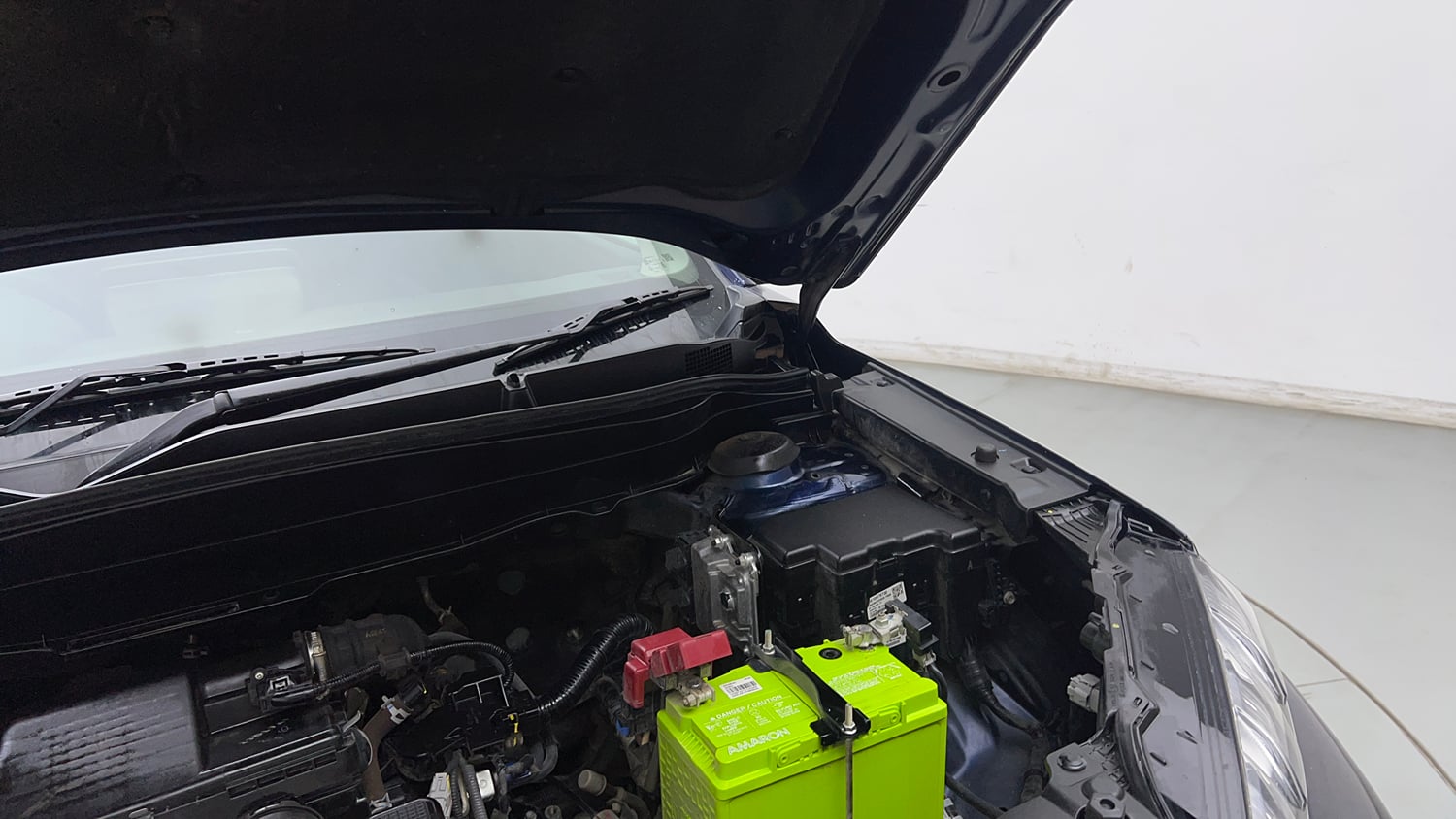 Used 2023 Maruti Suzuki Grand Vitara Alpha Smart Hybrid AT Petrol Automatic engine ENGINE LEFT SIDE HINGE & APRON VIEW