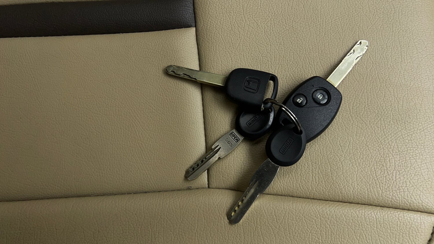 Used 2014 Honda Amaze 1.2 SX i-VTEC Petrol Manual extra CAR KEY VIEW