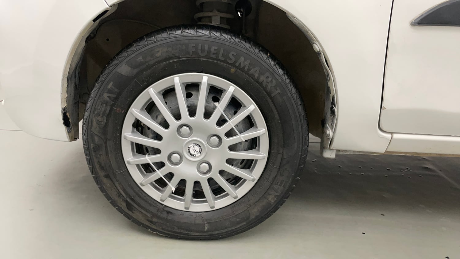 Used 2021 Maruti Suzuki Alto 800 VXi Petrol Manual tyres LEFT FRONT TYRE RIM VIEW