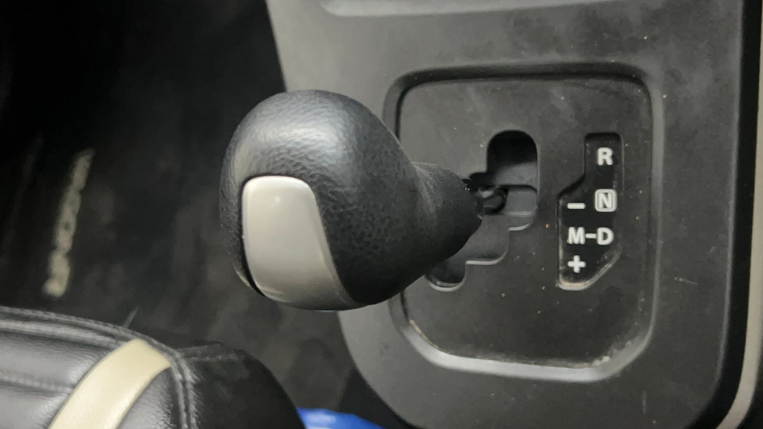 Used 2023 Maruti Suzuki Wagon R VXI 1.0 AGS Petrol Automatic interior GEAR  KNOB VIEW