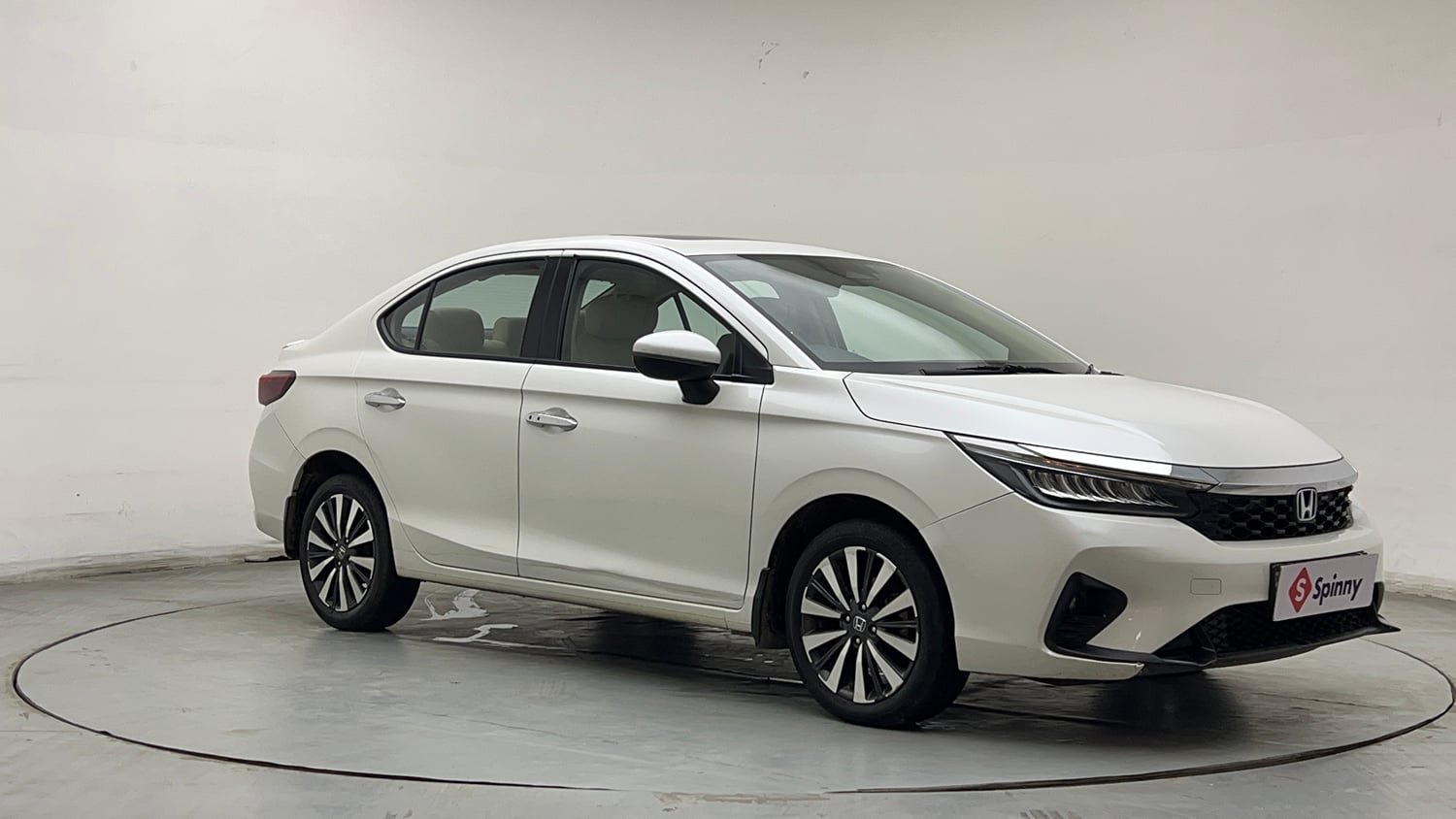 Used 2024 Honda City ZX Petrol CVT Petrol Automatic exterior RIGHT FRONT CORNER VIEW