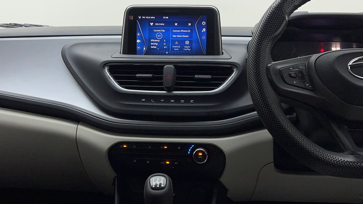 Used 2023 Tata Altroz XM Plus iCNG Cng Manual interior MUSIC SYSTEM & AC CONTROL VIEW
