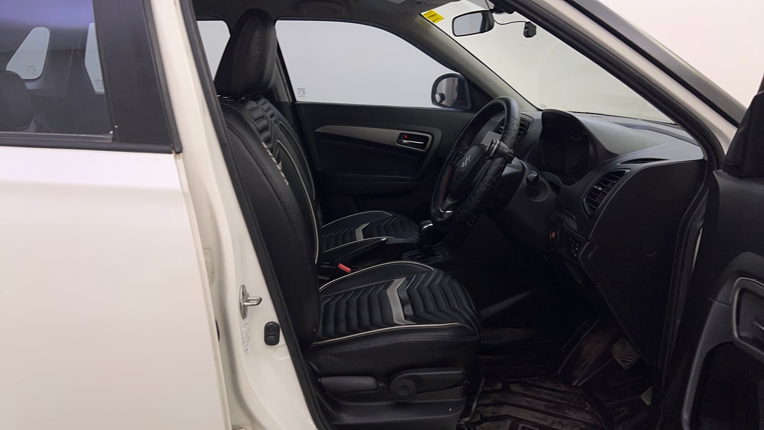 Used 2018 maruti-suzuki Vitara Brezza ZDi Plus AGS Diesel Automatic interior RIGHT SIDE FRONT DOOR CABIN VIEW