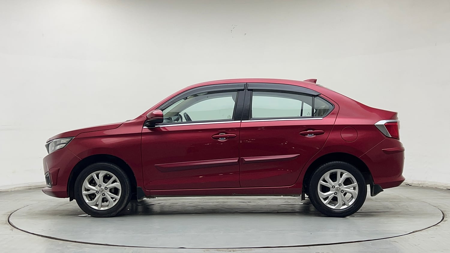 Used 2020 Honda Amaze 1.2 V MT Petrol Petrol Manual exterior LEFT SIDE VIEW