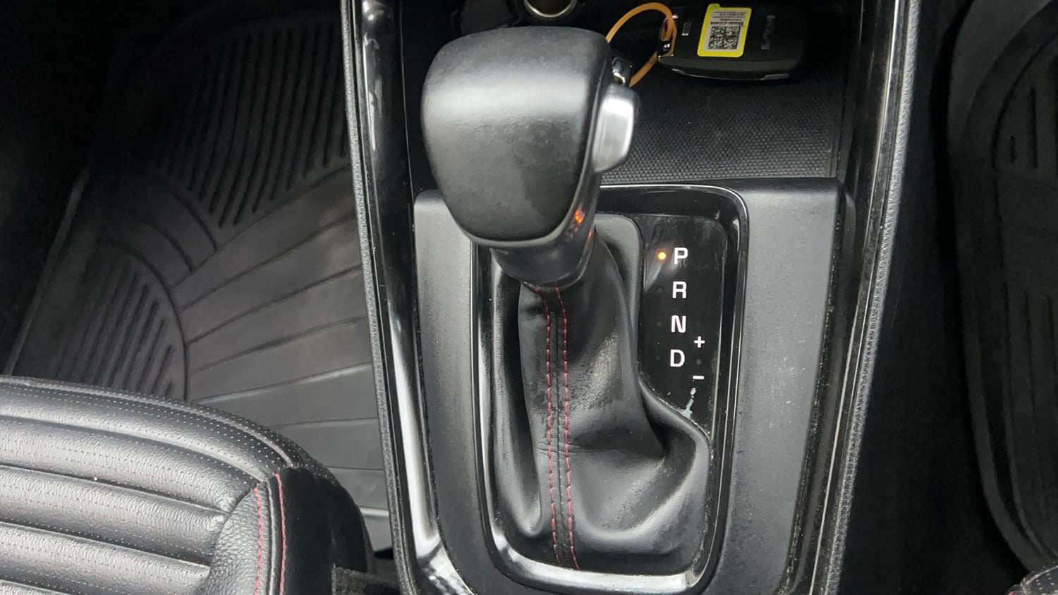 Used 2023 Kia Sonet GTX Plus 1.0 Turbo Petrol DCT Petrol Automatic interior GEAR  KNOB VIEW
