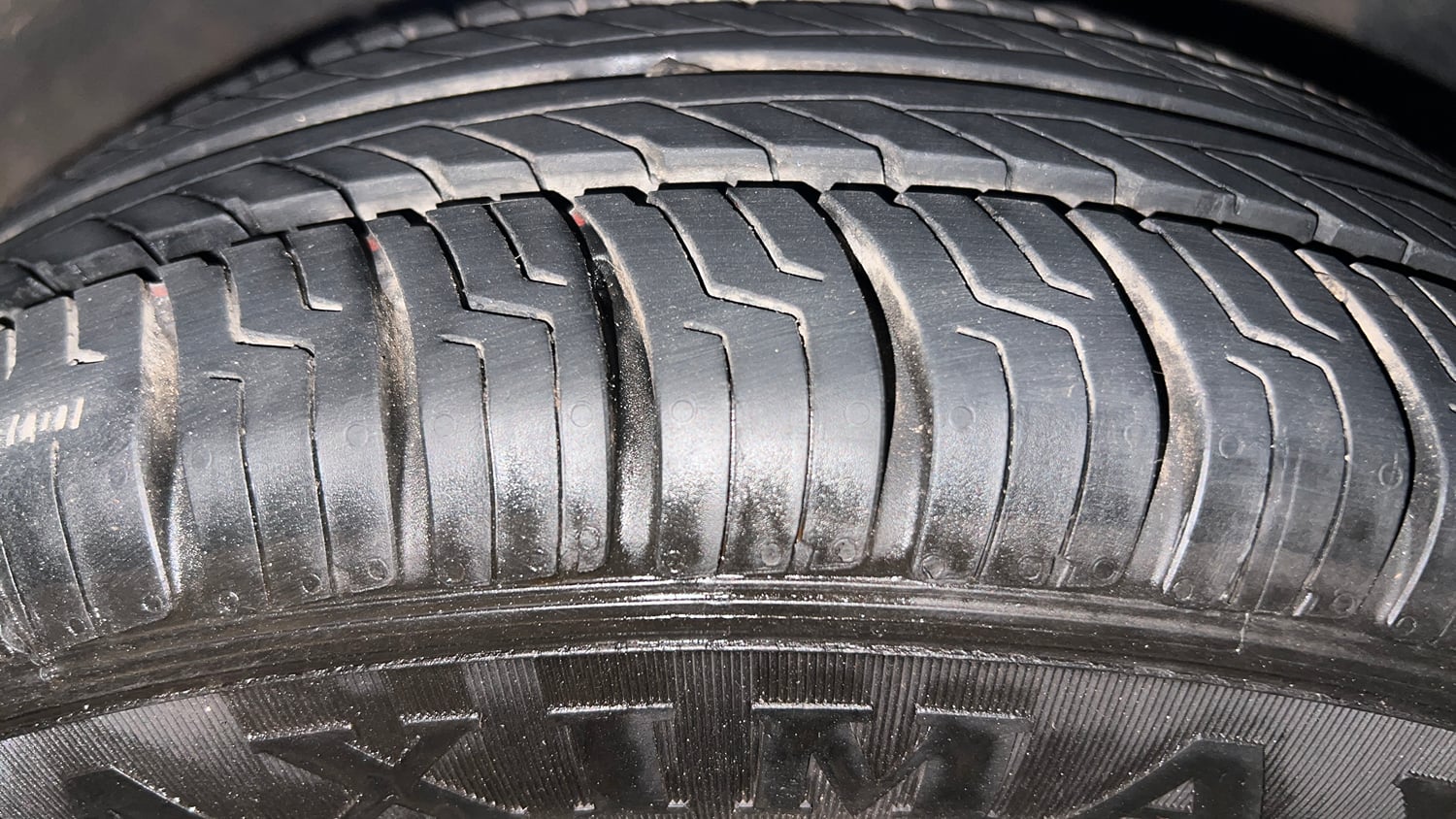 Used 2016 Hyundai Grand i10 Sportz 1.2 Kappa VTVT Petrol Manual tyres RIGHT FRONT TYRE TREAD VIEW