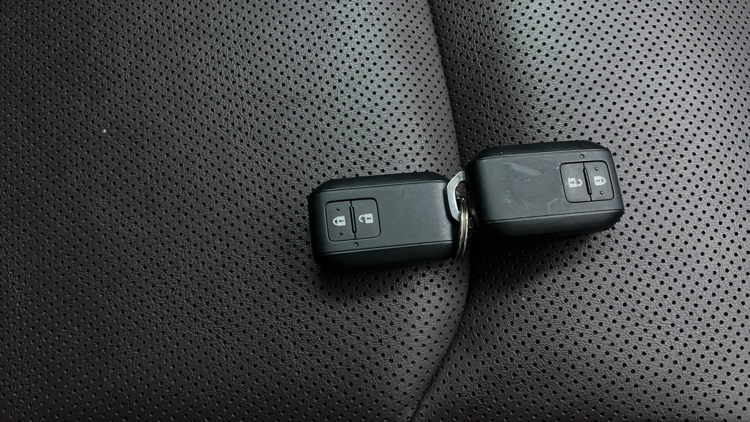 Used 2023 Maruti Suzuki Grand Vitara Alpha Smart Hybrid AT Petrol Automatic extra CAR KEY VIEW
