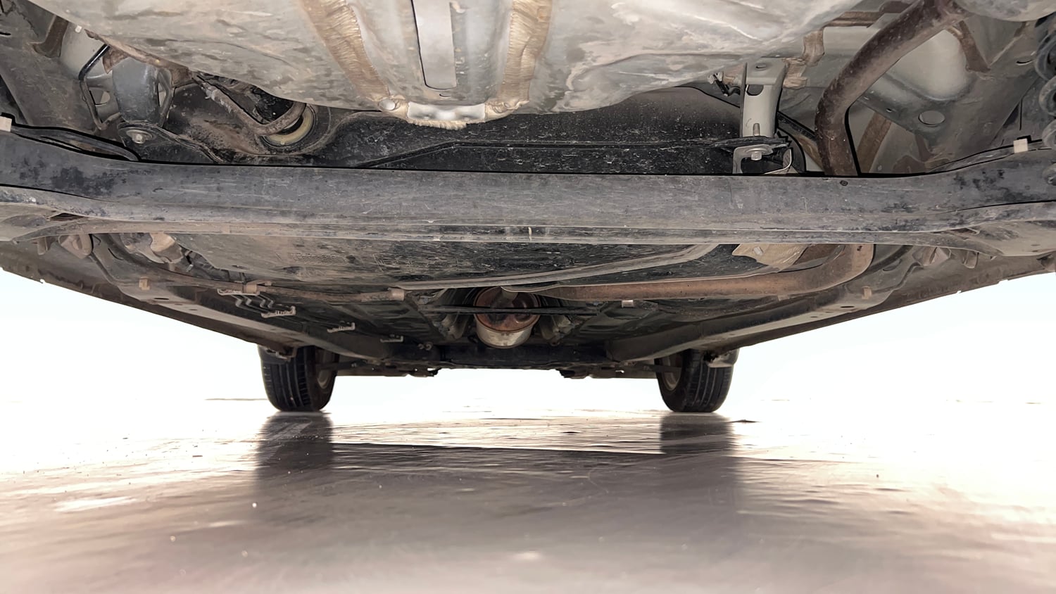 Used 2020 Maruti Suzuki Swift ZXi Plus AMT Petrol Automatic extra REAR UNDERBODY VIEW (TAKEN FROM REAR)