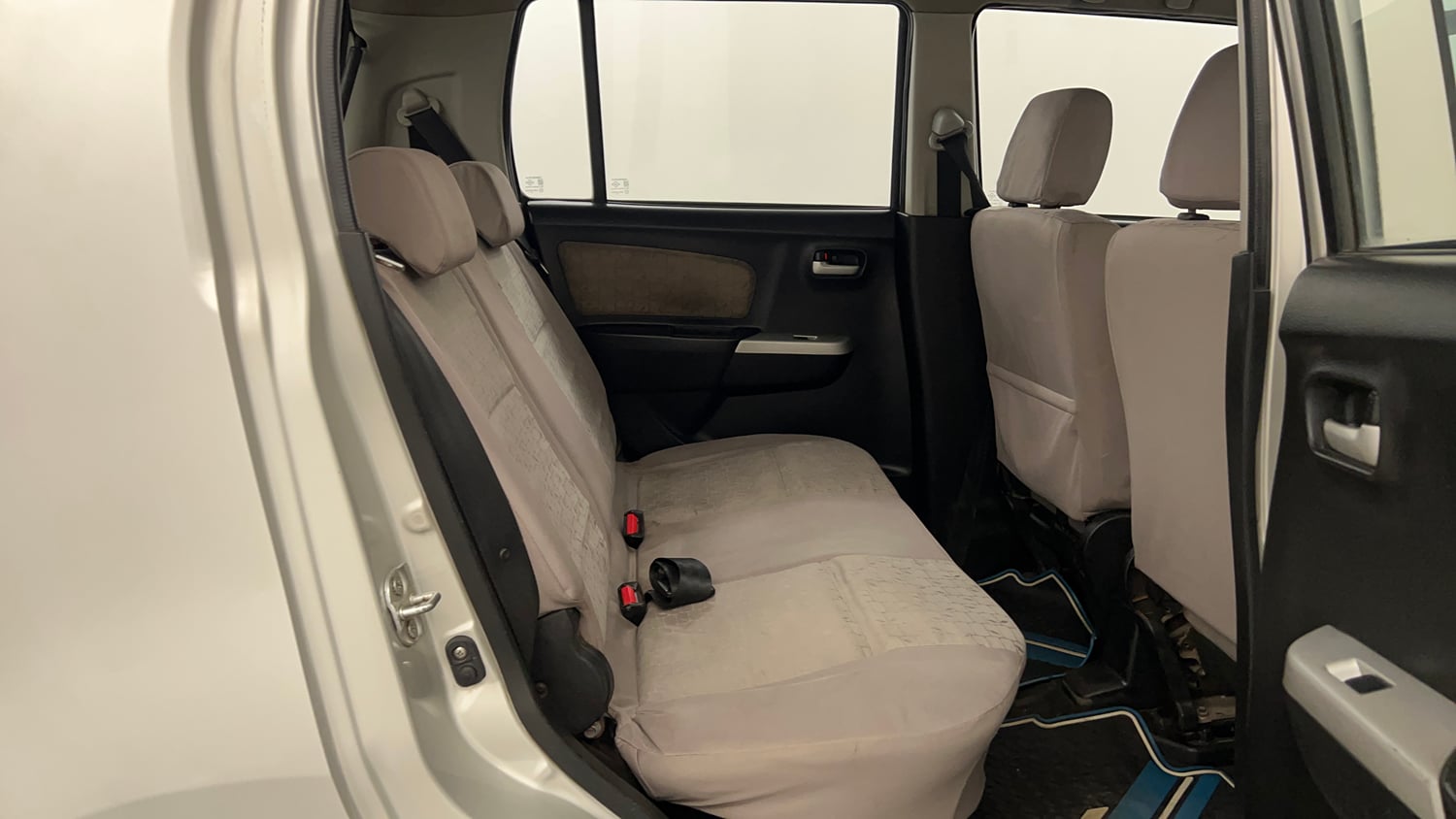 Used 2013 Maruti Suzuki Wagon R VXI Petrol Manual interior RIGHT SIDE REAR DOOR CABIN VIEW