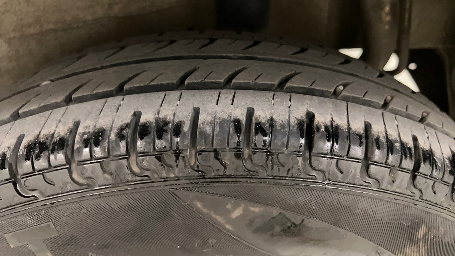 Used 2017 Maruti Suzuki Celerio LXi ABS Petrol Manual tyres LEFT REAR TYRE TREAD VIEW