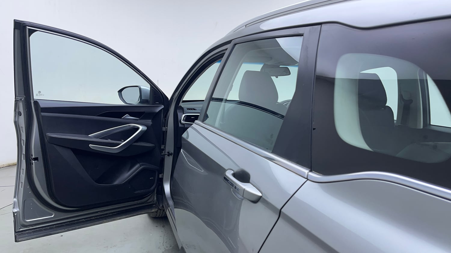 Used 2019 MG Motors Hector Sharp 2.0 Diesel Diesel Manual interior LEFT FRONT DOOR OPEN VIEW