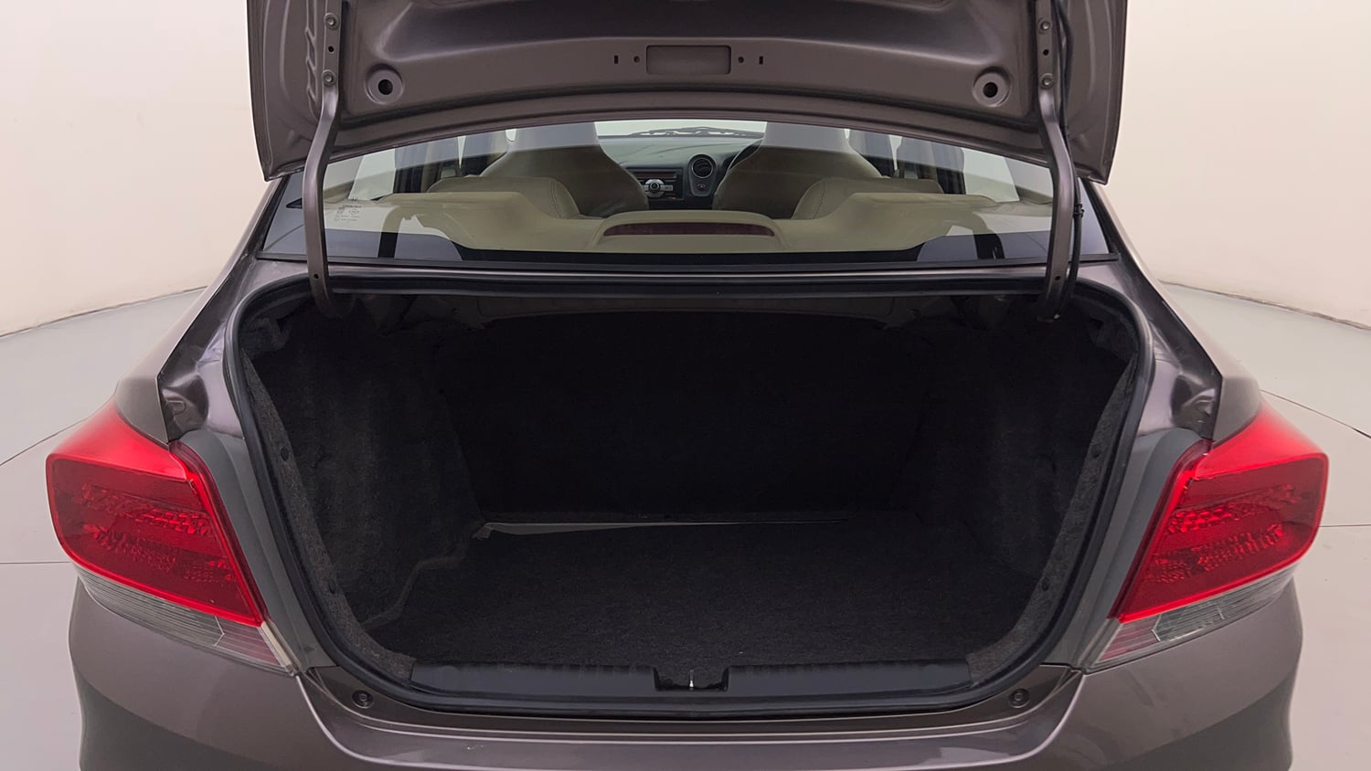 Used 2014 Honda Amaze 1.2 S i-VTEC Petrol Manual interior DICKY INSIDE VIEW