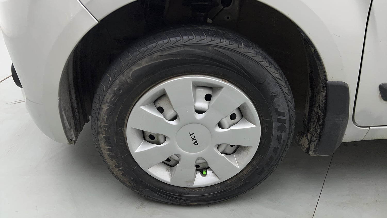 Used 2024 Maruti Suzuki Wagon R LXI 1.0 CNG Cng Manual tyres LEFT FRONT TYRE RIM VIEW