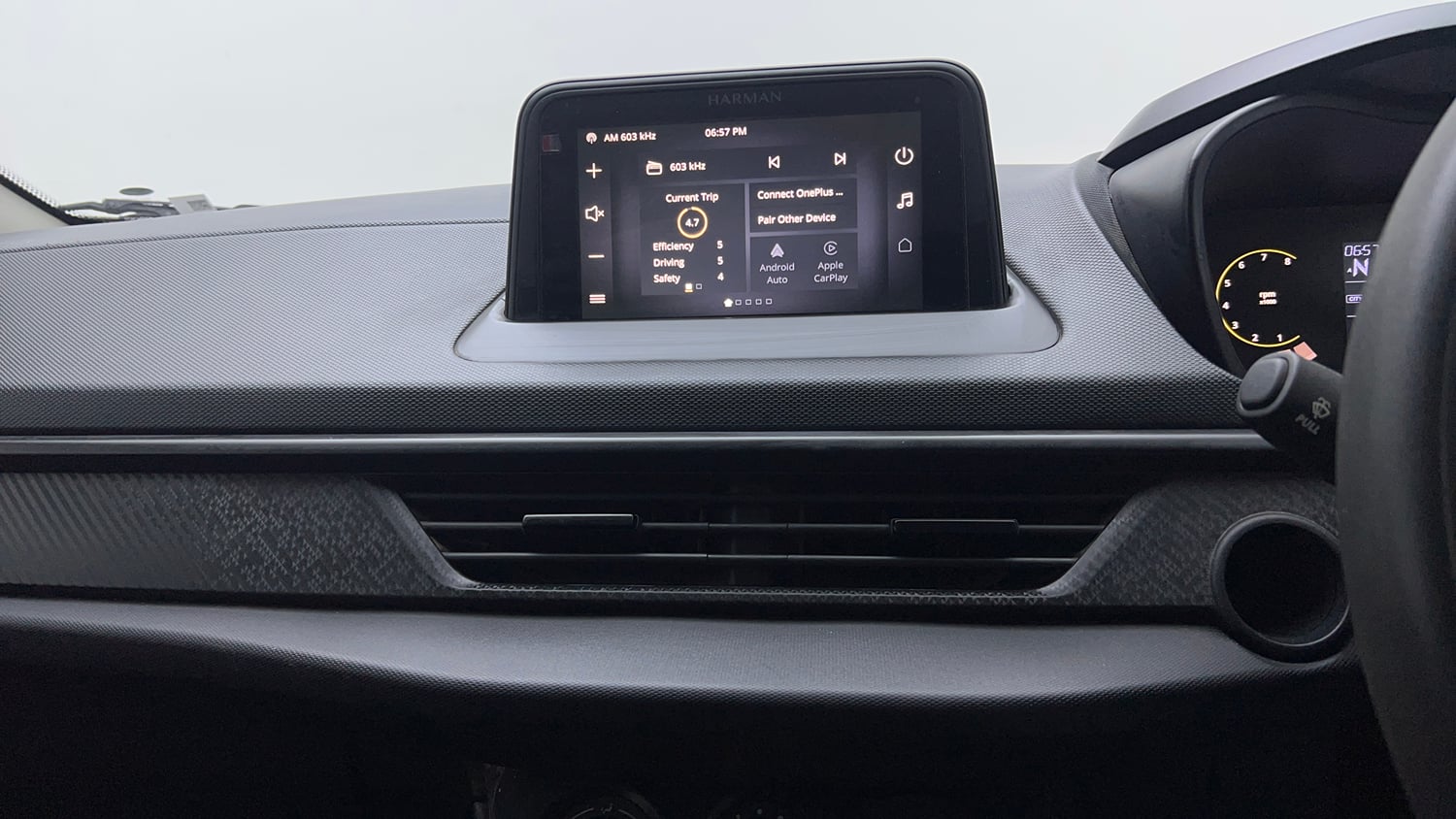 Used 2024 Tata Nexon Smart Plus 1.2 Petrol 6AMT Petrol Automatic top_features Touch screen infotainment system
