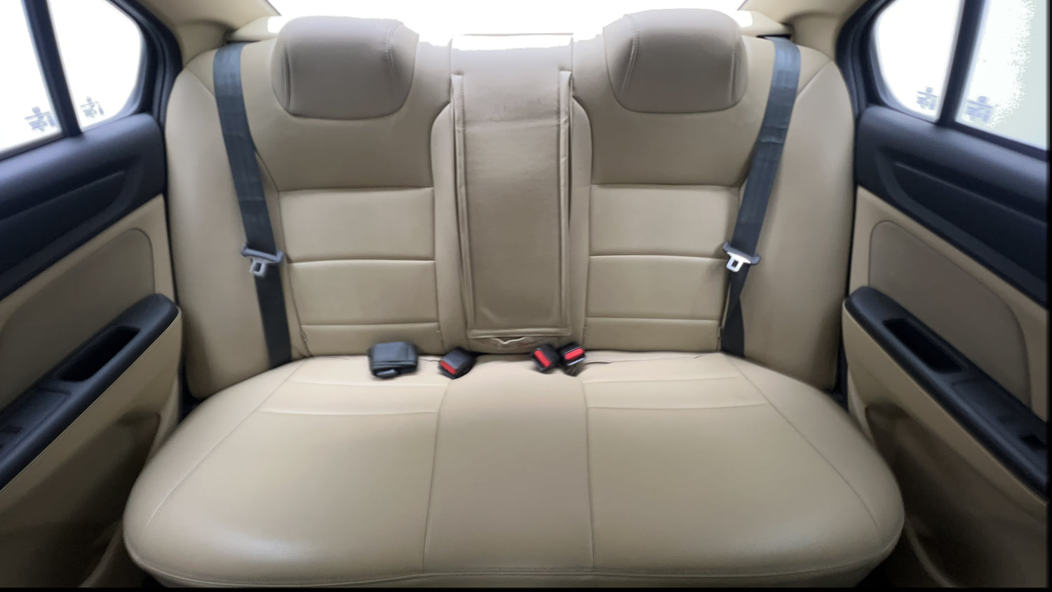 Used 2023 Honda Amaze VX 1.2 Petrol CVT Petrol Automatic interior REAR SEAT CONDITION VIEW