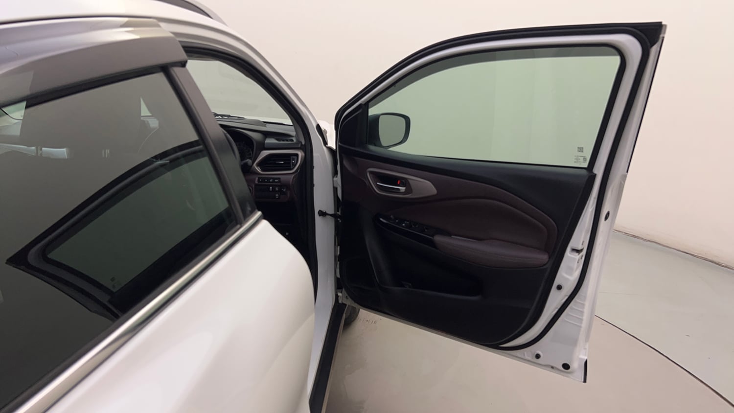 Used 2024 Maruti Suzuki Fronx Alpha 1.0L Turbo 6 AT Petrol Automatic interior RIGHT FRONT DOOR OPEN VIEW