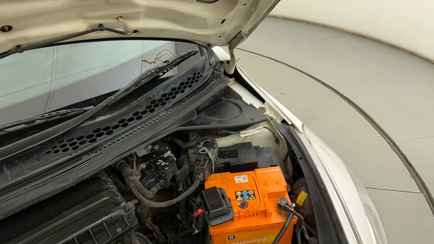 Used 2019 Tata Tiago Revotron XZ w/o Alloy Petrol Manual engine ENGINE LEFT SIDE HINGE & APRON VIEW