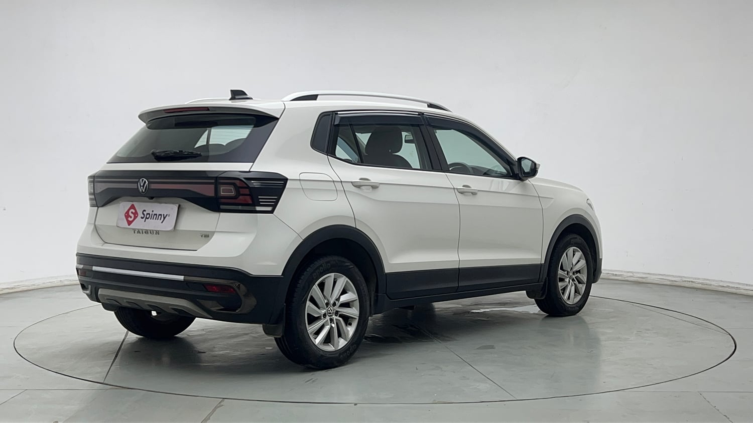 Used 2022 Volkswagen Taigun Highline 1.0 TSI MT Petrol Manual exterior RIGHT REAR CORNER VIEW