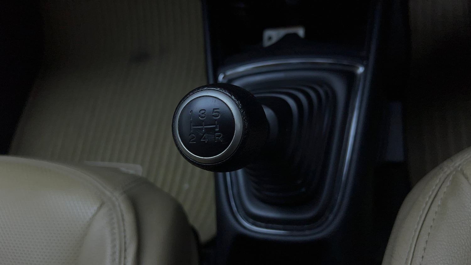 Used 2020 Honda Amaze 1.2 V MT Petrol Petrol Manual interior GEAR  KNOB VIEW