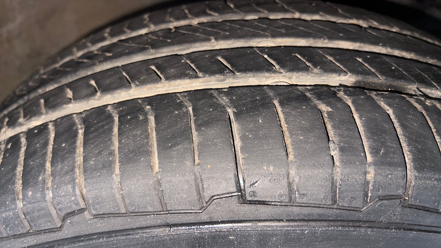 Used 2014 Honda Amaze 1.2 SX i-VTEC Petrol Manual tyres RIGHT FRONT TYRE TREAD VIEW