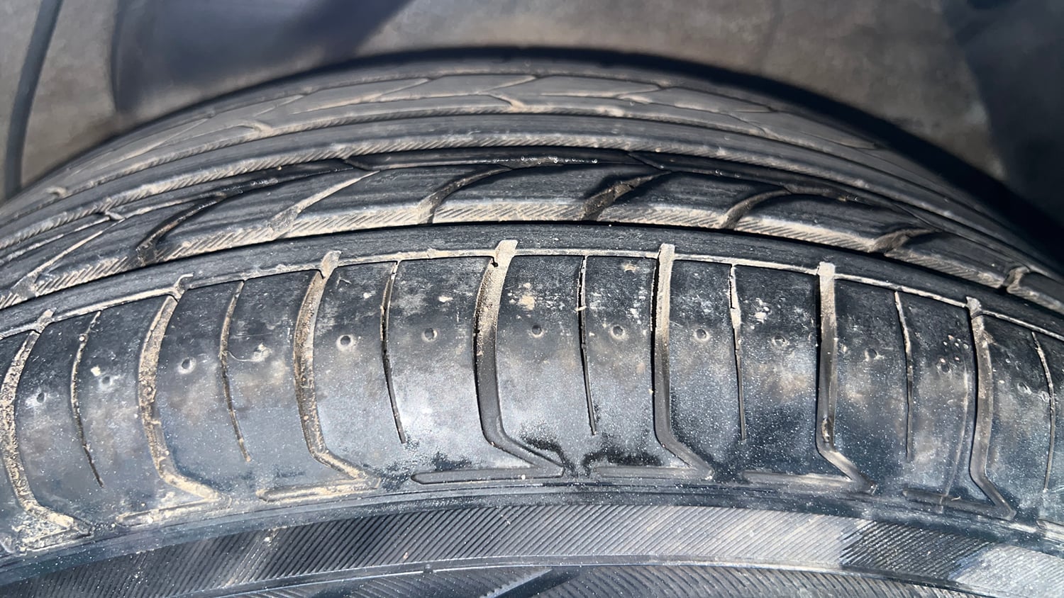 Used 2013 Hyundai i20 Sportz 1.2 Petrol Manual tyres LEFT REAR TYRE TREAD VIEW