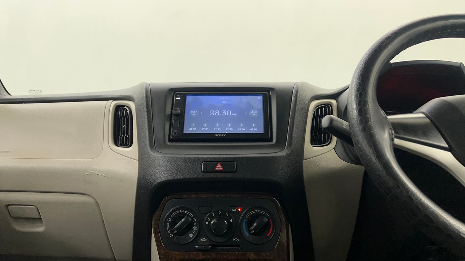Used 2023 Maruti Suzuki Wagon R VXI 1.0 CNG Cng Manual interior MUSIC SYSTEM & AC CONTROL VIEW