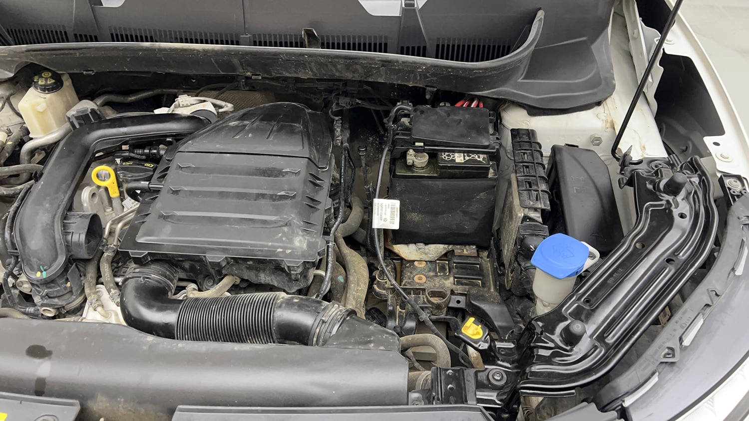 Used 2025 Skoda Kylaq Signature Plus AT Petrol Automatic engine ENGINE LEFT SIDE VIEW