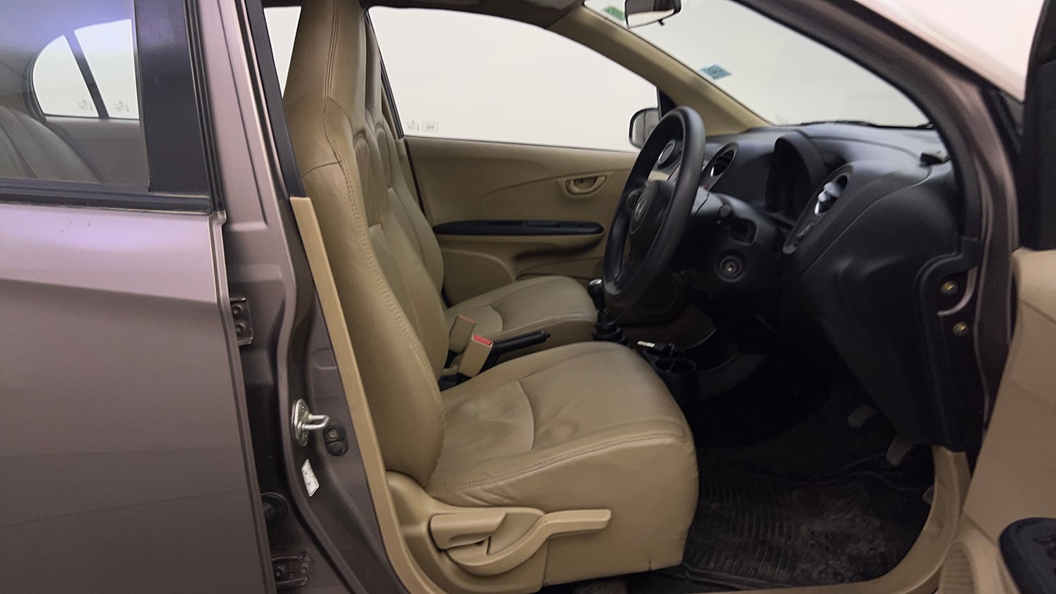 Used 2014 Honda Amaze 1.2 S i-VTEC Petrol Manual interior RIGHT SIDE FRONT DOOR CABIN VIEW