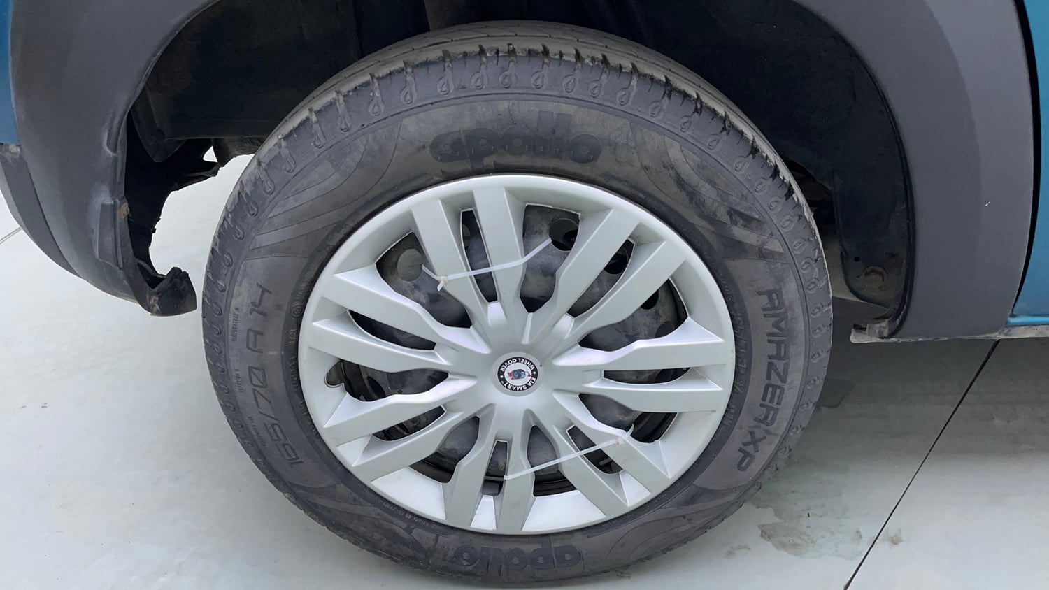 Used 2022 Renault Kwid RXT 1.0 (O) Petrol Manual tyres RIGHT REAR TYRE RIM VIEW