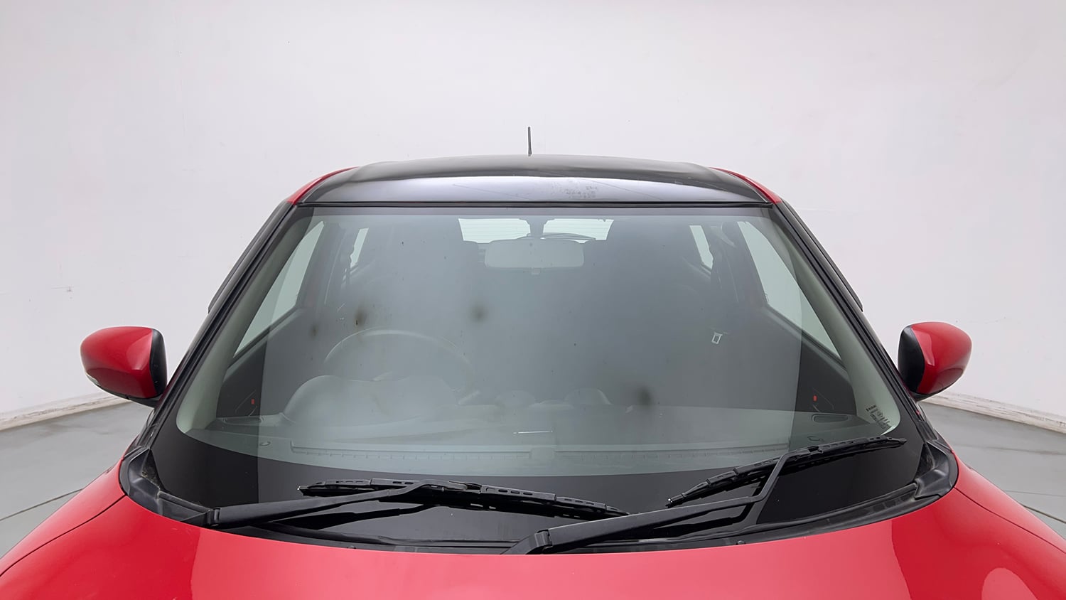 Used 2019 Maruti Suzuki Swift ZXi Petrol Manual exterior FRONT WINDSHIELD VIEW